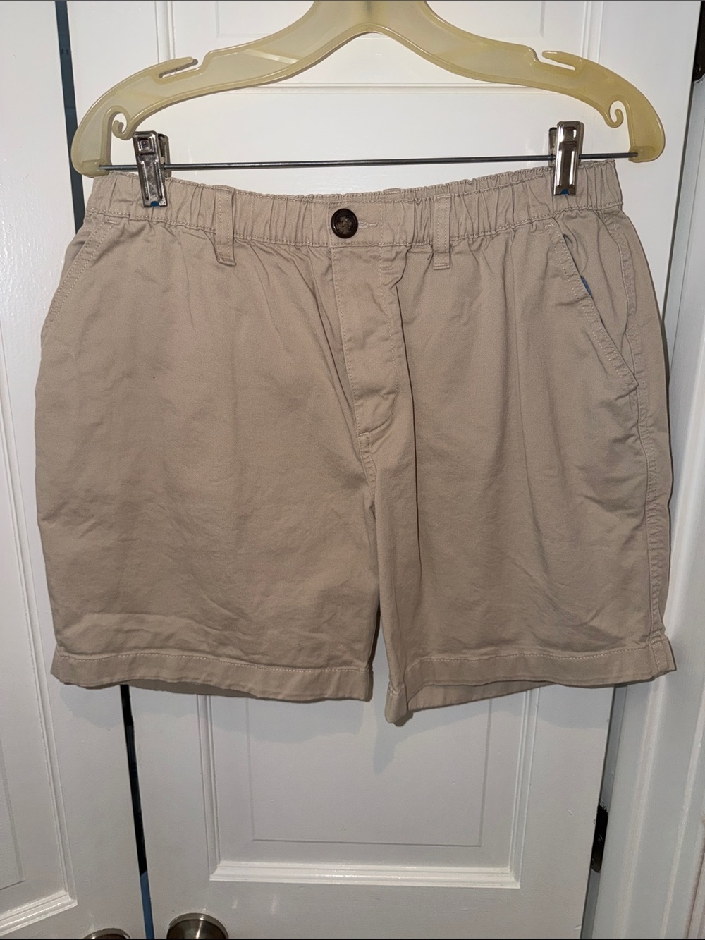 chubbies Men's Khaki Elastic-Waist Flat Front Shorts